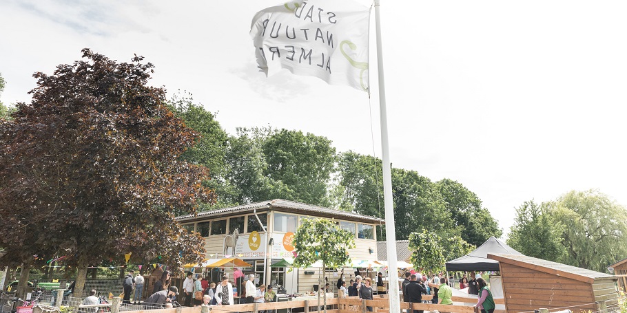 Het gebouw van kinderboerderij de Beestenbende in het Polderpark