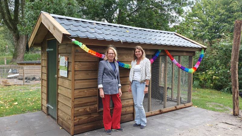 Busmaatschappij allGo sponsort volière kinderboerderij Den Uylpark